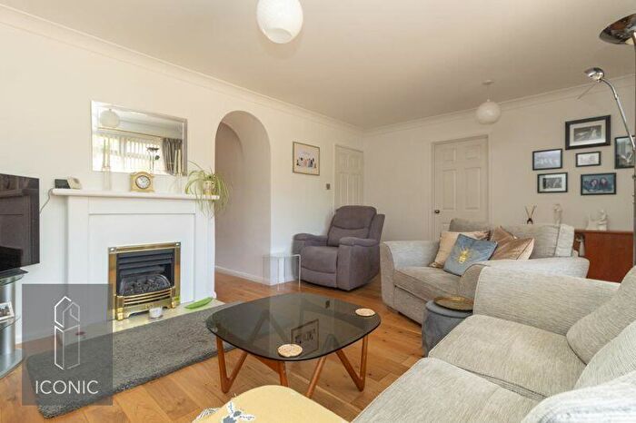3 Bedroom Chalet For Sale In Laburnum Avenue, Taverham, Norwich, NR8