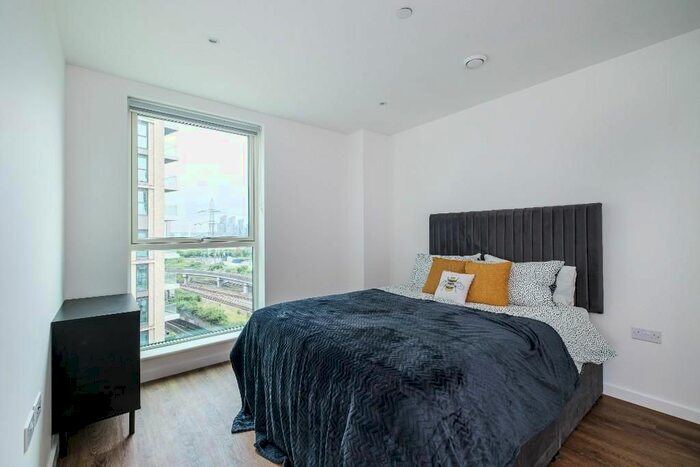 1 Bedroom Flat To Rent In Silvertown Way, London, E16