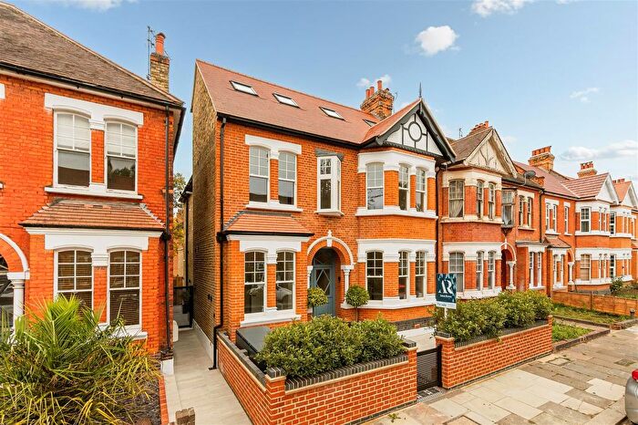 2 Bedroom Flat For Sale In Woodgrange Avenue, Ealing, W5