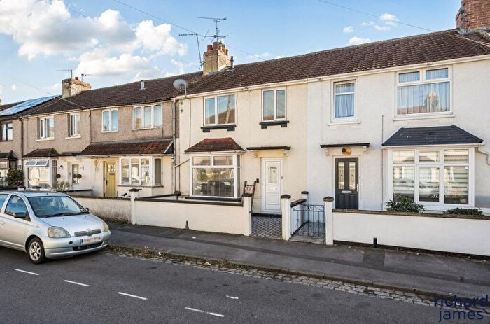2 Bedroom Terraced House For Sale In Northampton Street, Swindon, SN1