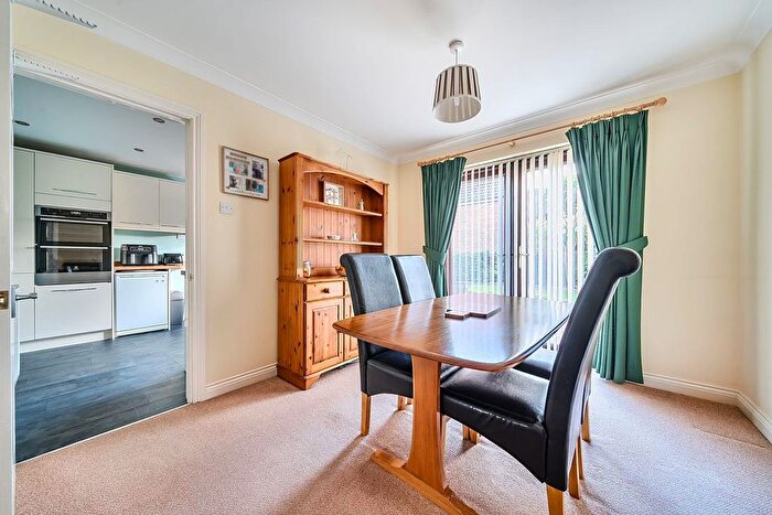 4 Bedroom Detached House For Sale In Avocet Way, Waterlooville, PO8