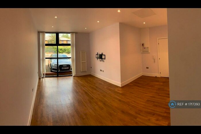 2 Bedroom Flat To Rent In Wardour Place, Slough, SL1