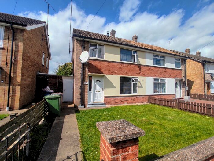 3 Bedroom Semi-Detached House To Rent In Sefton Avenue, Wisbech, PE13