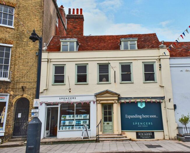 4 Bedroom Apartment To Rent In High Street, Lymington, Hampshire, SO41