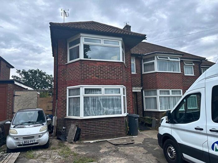 4 Bedroom Semi-Detached House For Sale In Beverley Drive, Edgware, HA8