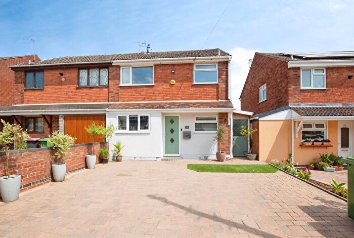 3 Bedroom Semi-Detached House For Sale In Wakeford Close, Ridge Lane, CV10