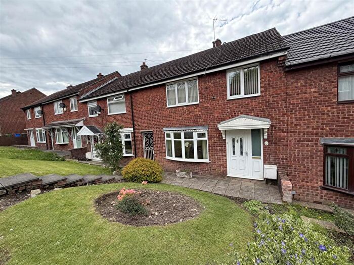 3 Bedroom Mews For Sale In Rowan Crescent, Dukinfield, SK16