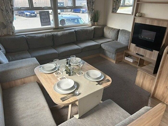 3 Bedroom Mobile/park Home For Sale In Felixstowe Beach Holiday Park, Walton Ave Felixstowe, IP11