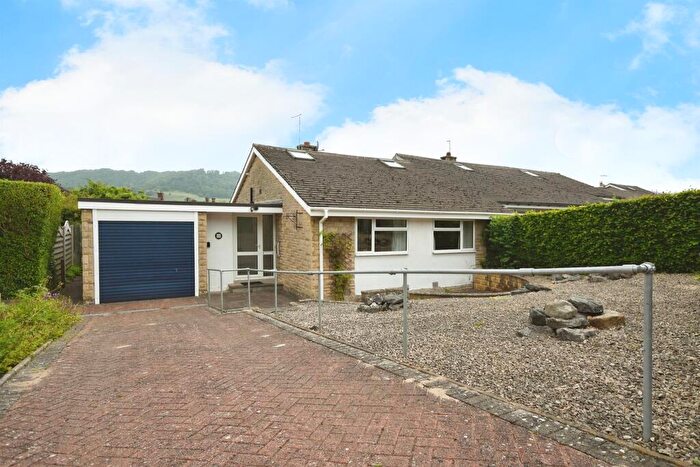 2 Bedroom Semi-Detached Bungalow For Sale In Woodside Close, Bakewell, DE45