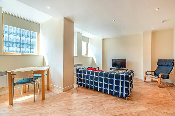 2 Bedroom Apartment To Rent In Bothwell Street, City Centre, Glasgow, G2