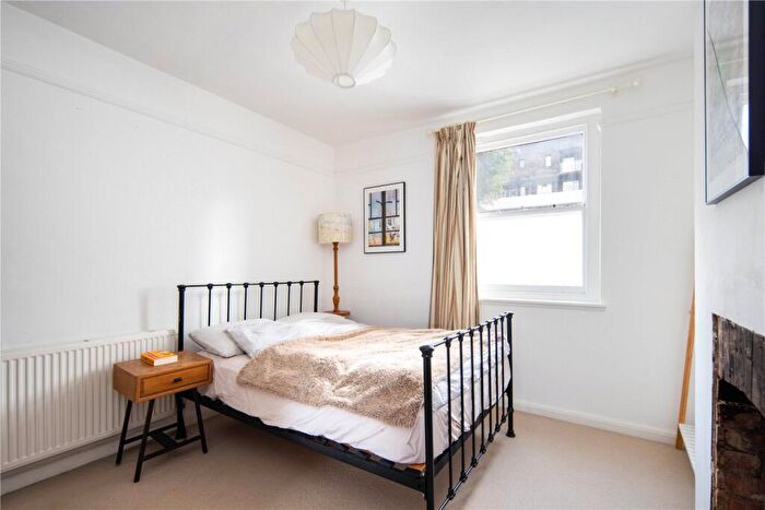 2 Bedroom Flat For Sale In Cavell Street, London, E1