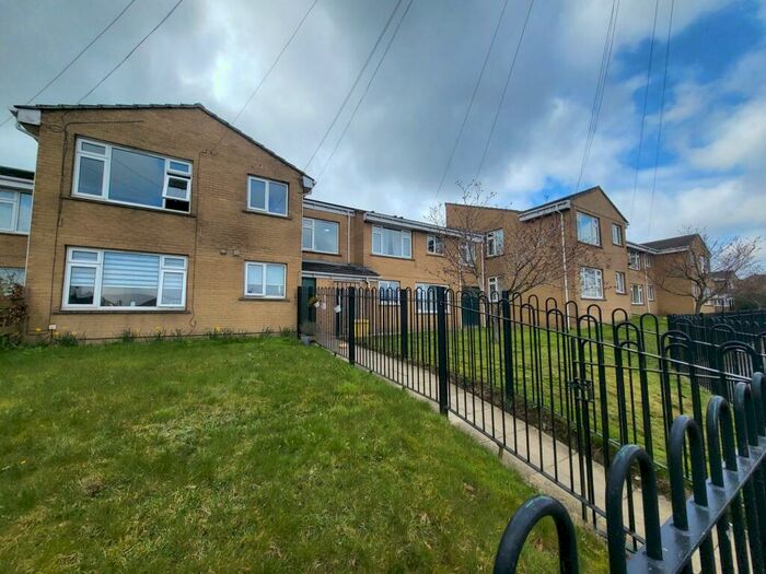 1 Bedroom Flat To Rent In Cumberland Close, Halifax, HX2