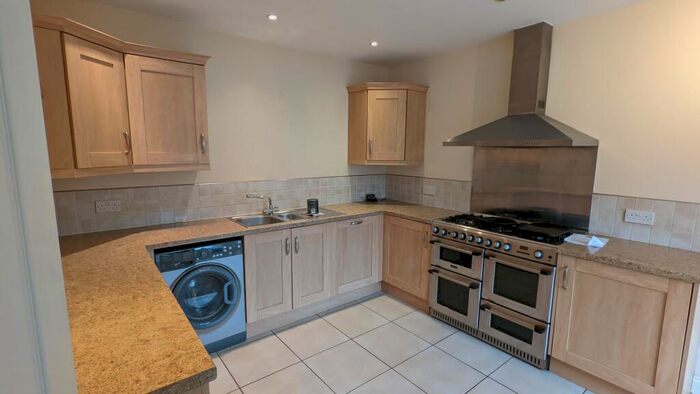 4 Bedroom House To Rent In New Cross Road, Stamford, PE9