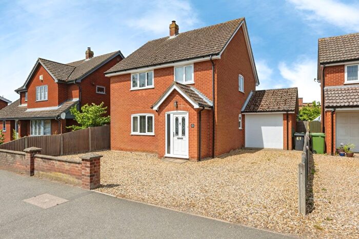 3 Bedroom Detached House For Sale In Norwich Road, Wymondham, Norfolk, NR18