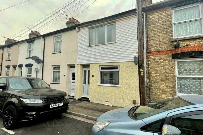 3 Bedroom Terraced House To Rent In Pretoria Road, Gillingham, ME7