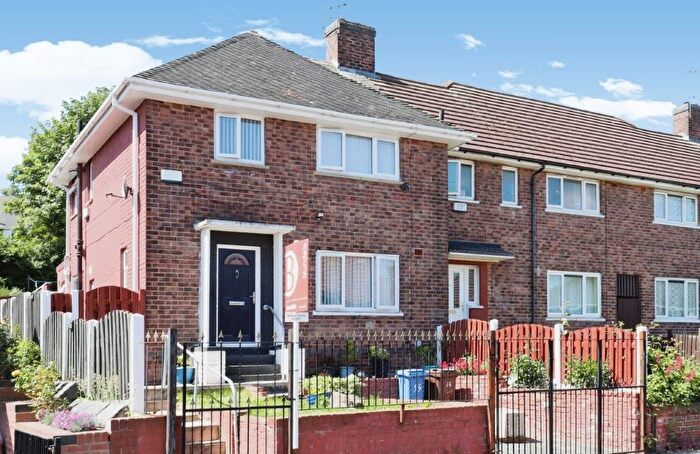 3 Bedroom Town House To Rent In Stonecliffe Road, Sheffield, S2