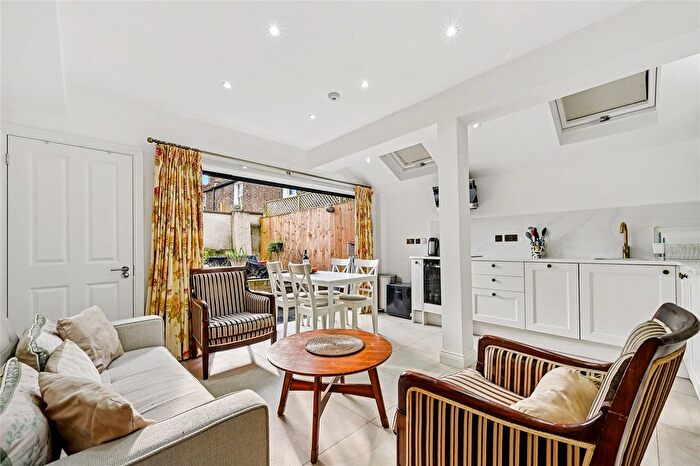 2 Bedroom Flat For Sale In Verbena Gardens, London, W6