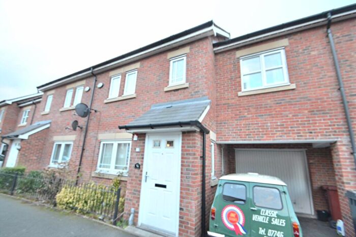 4 Bedroom Semi Detached House To Rent In Drayton Street, Hulme, Manchester, M15