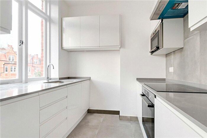 2 Bedroom Flat To Rent In Goldhurst Terrace, West Hampstead, NW6