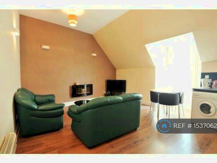 2 Bedroom Flat To Rent In Market Street, Aberdeen, AB11