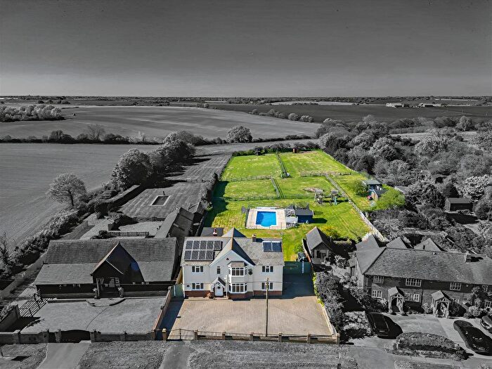 4 Bedroom Detached House For Sale In Harwich Road, Great Oakley, CO12