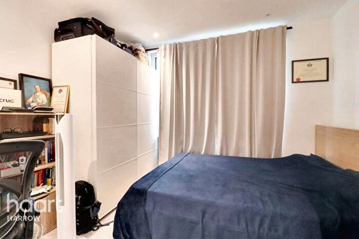 1 Bedroom Apartment For Sale In Lacey Drive, Edgware, HA8