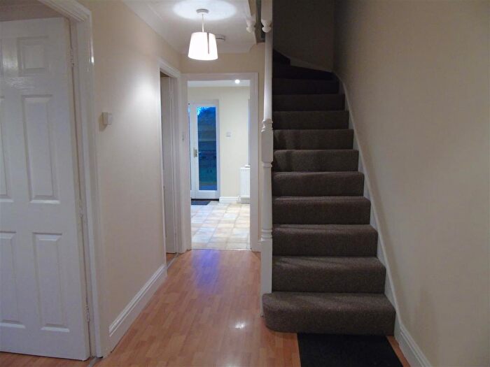 4 Bedroom Terraced House To Rent In Pipit Walk, Watermead, Aylesbury, HP19