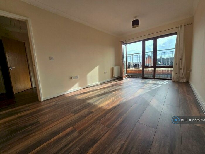 2 Bedroom Flat To Rent In Haley Court, Edgware, HA8