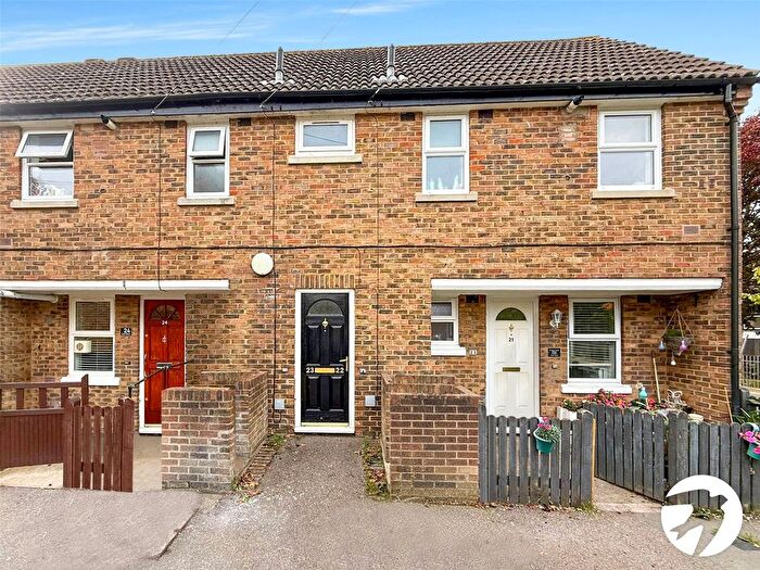 1 Bedroom Maisonette To Rent In Lions Close, London, SE9