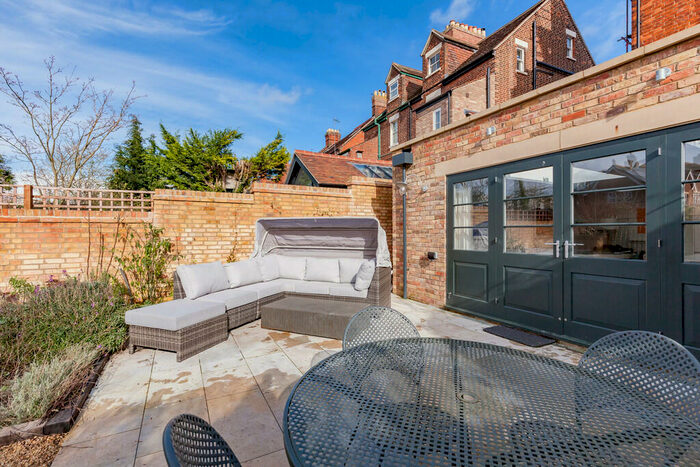 4 Bedroom Semi-Detached House To Rent In Southmoor Road, Oxford, OX2