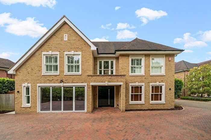 5 Bedroom Detached House To Rent In Gainsborough Place, Cobham, KT11