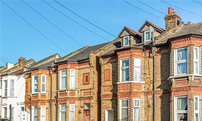 6 Bedroom Terraced House To Rent In Wyatt Road, London, E7
