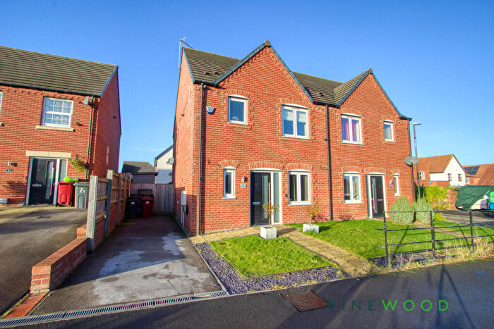 3 Bedroom Semi Detached House For Sale In Wheatsheaf Way, Clowne, Chesterfield, S43