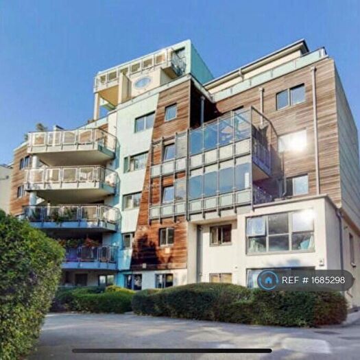 2 Bedroom Flat To Rent In Aura Court, London, SE15