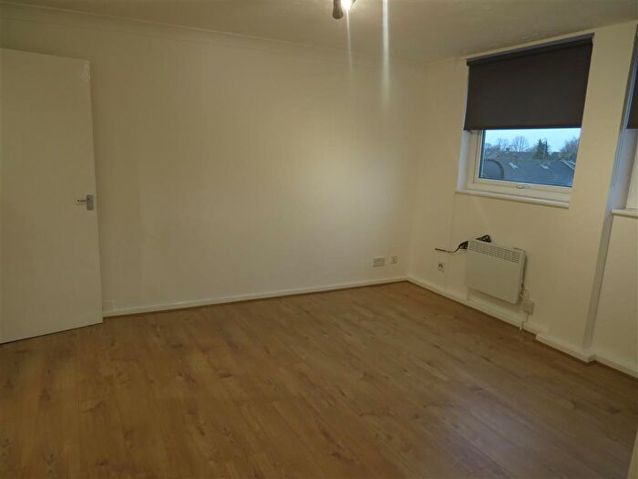 1 Bedroom Flat To Rent In Fennycroft Road, Hemel Hempstead, HP1