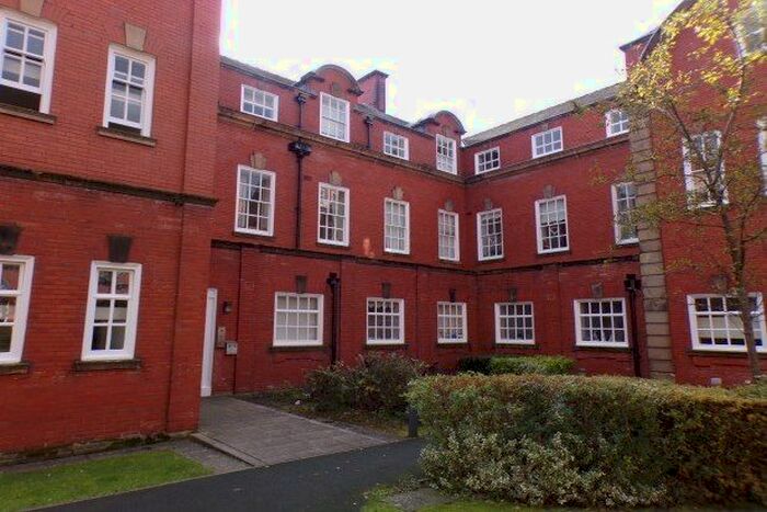 2 Bedroom Flat To Rent In Springhill Court, Liverpool, L15