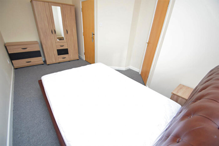 1 Bedroom Town House To Rent In Stretford Road, Hulme, Manchester., M15