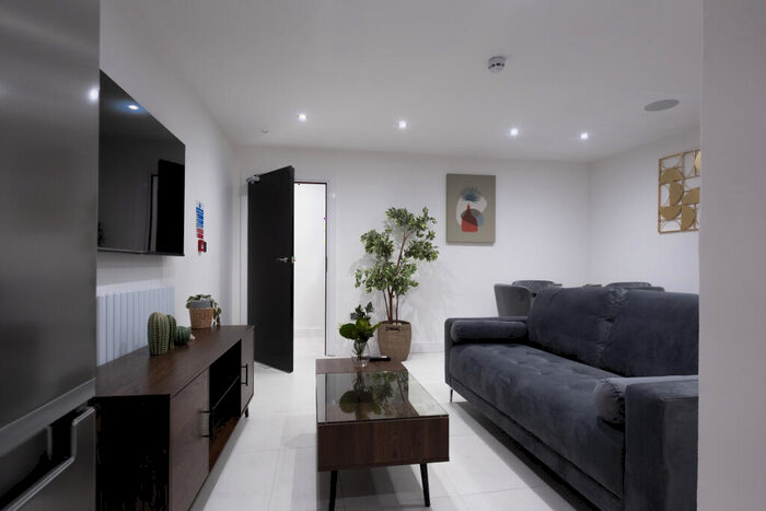 9 Bedroom House To Rent In High Street, Lincoln, LN5