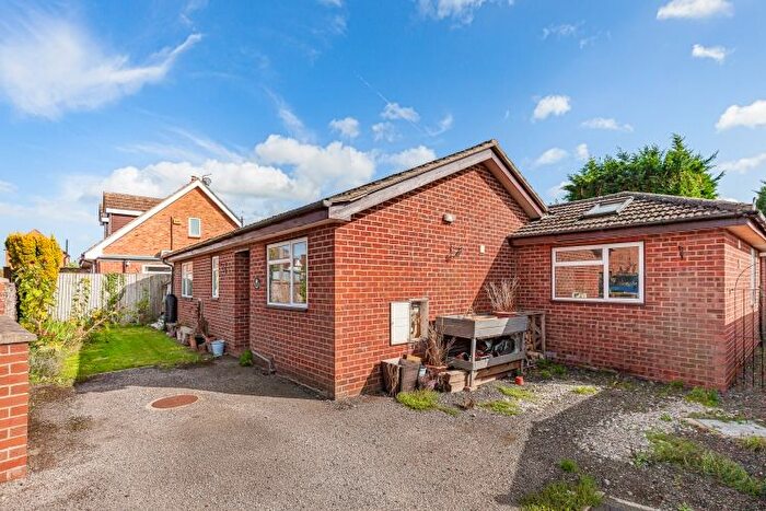 4 Bedroom Bungalow For Sale In Mill Road, Oakley, HP18