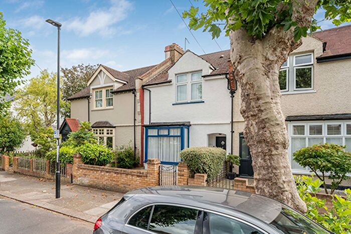 3 Bedroom Terraced House For Sale In Edenbridge Road, Enfield, EN1
