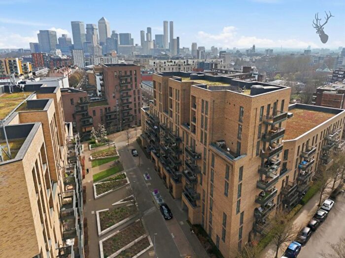 2 Bedroom Apartment For Sale In Nellie Cressall Way, Bow, E3