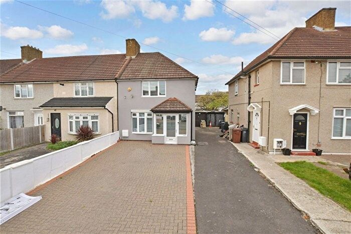3 Bedroom Semi Detached House For Sale In Sterry Road, Dagenham, Essex, RM10