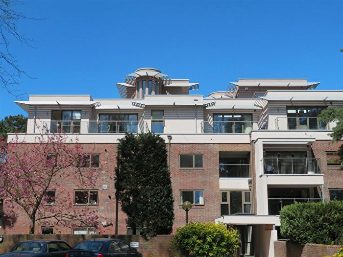 Studio To Rent In High Firs, Gills Hill, Radlett, WD7