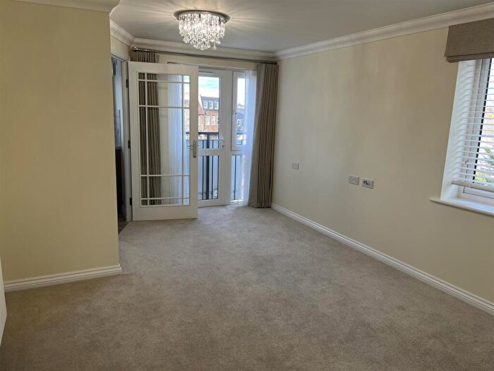 2 Bedroom Retirement Property To Rent In Beeches Lodge, Burnham, Buckinghamshire, SL1