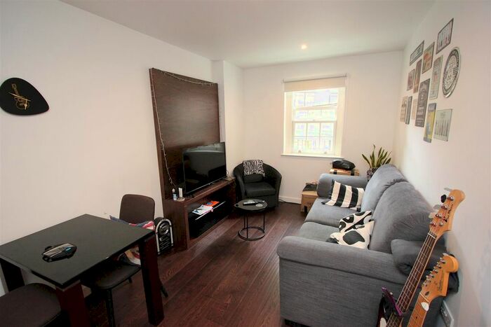 1 Bedroom Flat To Rent In King Henry Terrace, Sovereign Court, Wapping, E1W