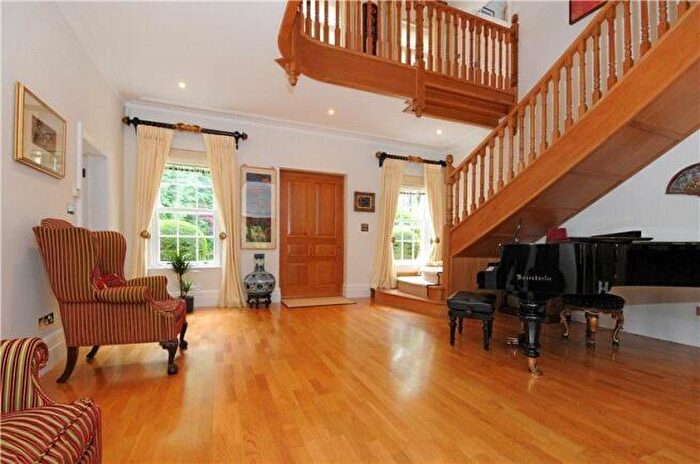 5 Bedroom Detached House To Rent In Albany Close, Esher, KT10