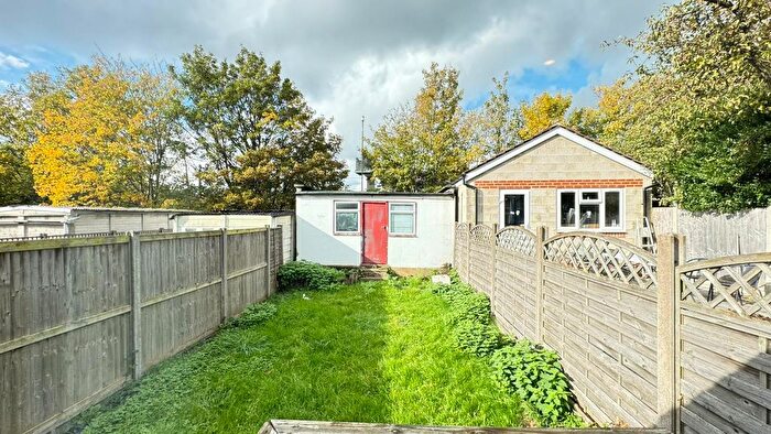 3 Bedroom Semi-Detached House To Rent In Edmunds Road, Enfield, N9