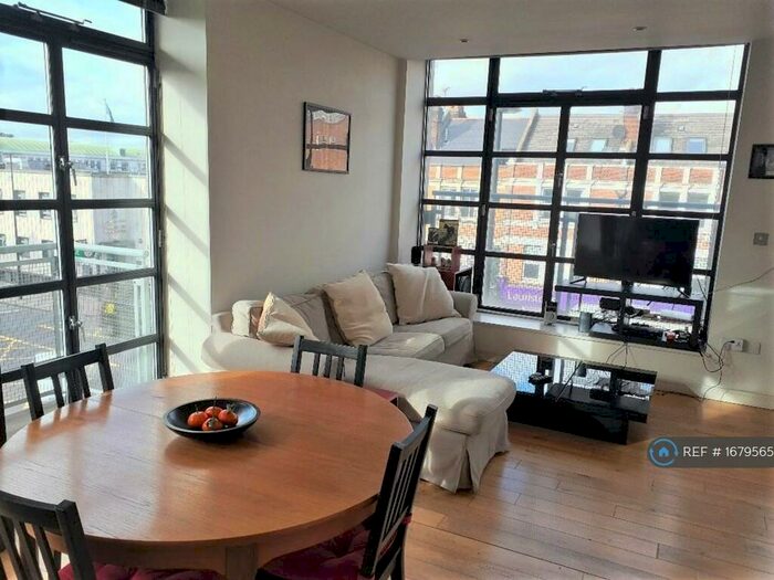 2 Bedroom Flat To Rent In Lavender Hill, London, SW11