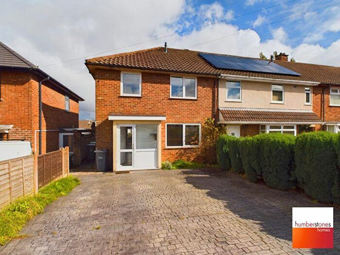 3 Bedroom Semi-Detached House To Rent In Brennand Road, Oldbury, B68