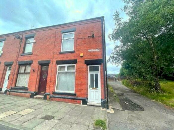 4 Bedroom End Of Terrace House To Rent In London Road, Oldham, Greater Manchester, OL1
